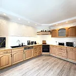 Landeskrone Fuer 10 Personen Mit Sauna, Terrasse, Inkl Parkplatz In * 德累斯顿