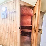 Landeskrone Fuer 10 Personen Mit Sauna, Terrasse, Inkl Parkplatz In בית נופש