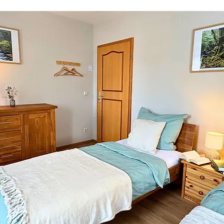 Landeskrone Fuer 10 Personen Mit Sauna, Terrasse, Inkl Parkplatz In בית נופש דרזדן