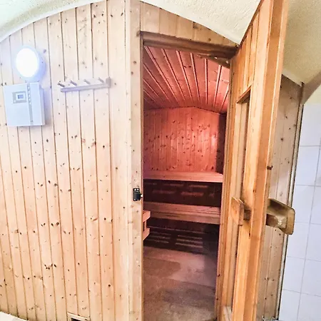 Landeskrone Fuer 10 Personen Mit Sauna, Terrasse, Inkl Parkplatz In Holiday home