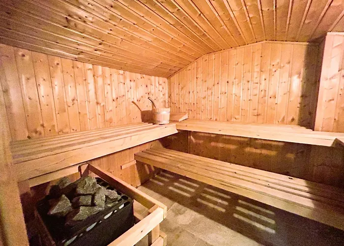 Landeskrone Fuer 10 Personen Mit Sauna, Terrasse, Inkl Parkplatz In