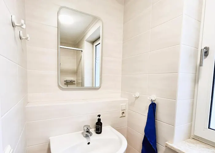 Дом отдыха Landeskrone Fuer 10 Personen Mit Sauna, Terrasse, Inkl Parkplatz In *