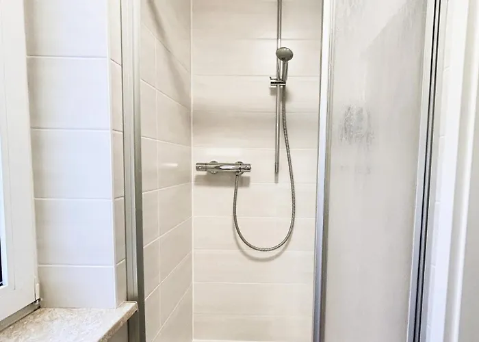 Hébergement de vacances Landeskrone Fuer 10 Personen Mit Sauna, Terrasse, Inkl Parkplatz In