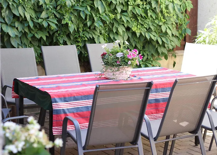 Holiday home Landeskrone Fuer 10 Personen Mit Sauna, Terrasse, Inkl Parkplatz In Dresden