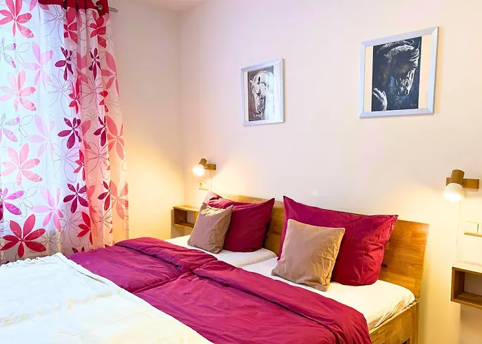 Landeskrone Fuer 10 Personen Mit Sauna, Terrasse, Inkl Parkplatz In * דרזדן