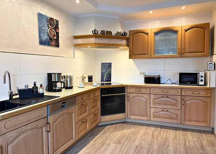 Landeskrone Fuer 10 Personen Mit Sauna, Terrasse, Inkl Parkplatz In