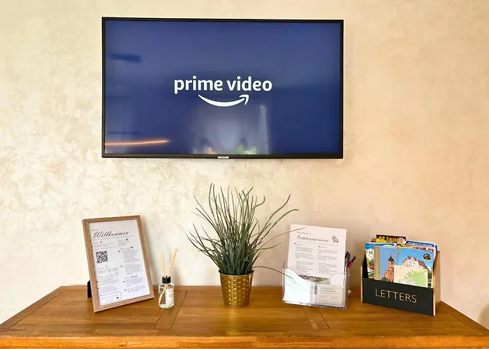 Landeskrone Fuer 10 Personen Mit Sauna, Terrasse, Inkl Parkplatz In בית נופש