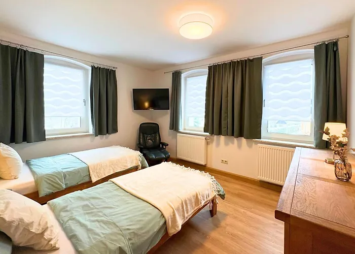 Landeskrone Fuer 10 Personen Mit Sauna, Terrasse, Inkl Parkplatz In Holiday home *