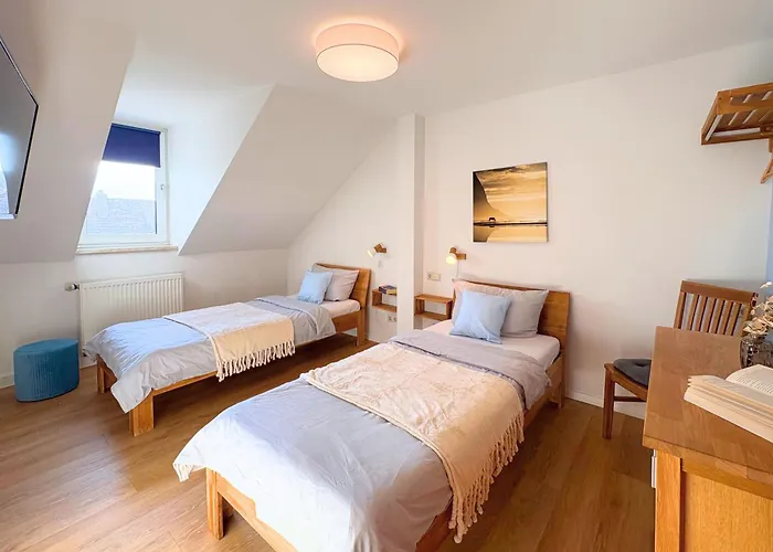 Landeskrone Fuer 10 Personen Mit Sauna, Terrasse, Inkl Parkplatz In