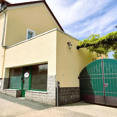 Landeskrone Dom wakacyjny Drezno