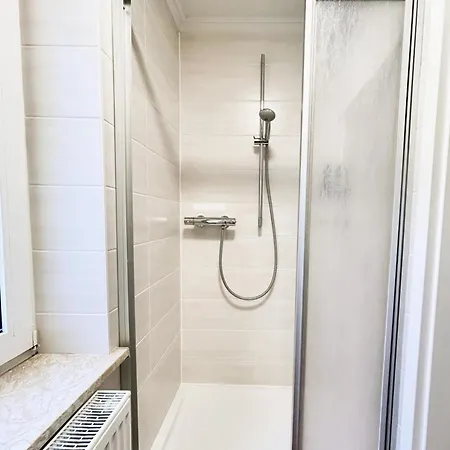 Дом отдыха Landeskrone Fuer 10 Personen Mit Sauna, Terrasse, Inkl Parkplatz In