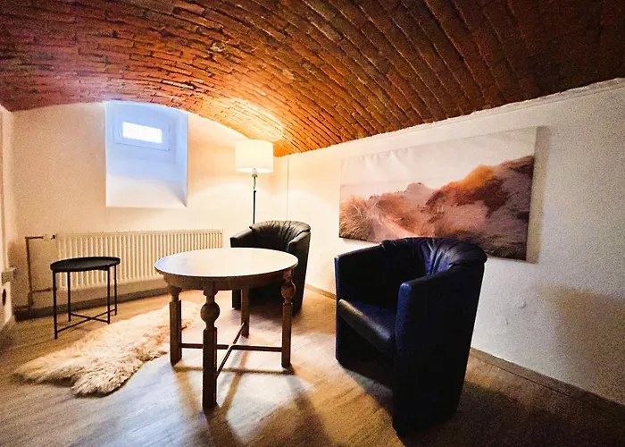 Landeskrone Fuer 10 Personen Mit Sauna, Terrasse, Inkl Parkplatz In *