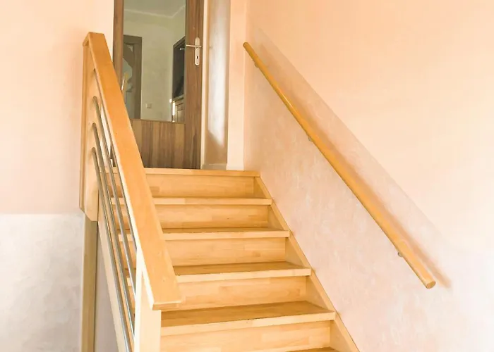 Casa vacanze Landeskrone Fuer 10 Personen Mit Sauna, Terrasse, Inkl Parkplatz In